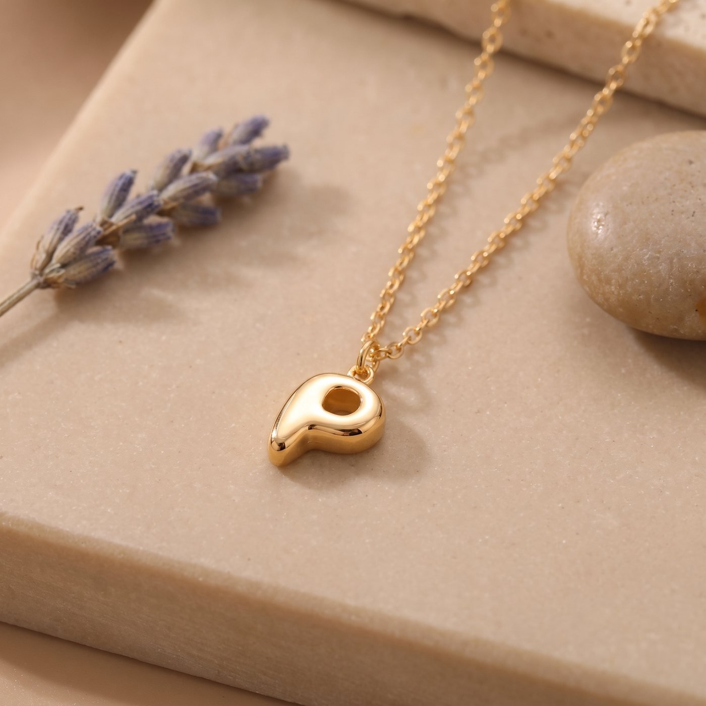 Personalisierte Initialen-Halskette in 18k Gold
